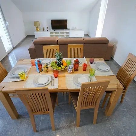 Apartament Summer Fever