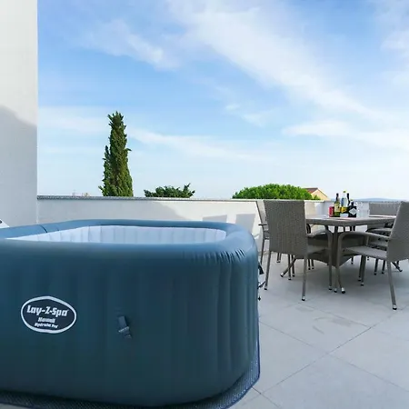 Summer Fever Apartment